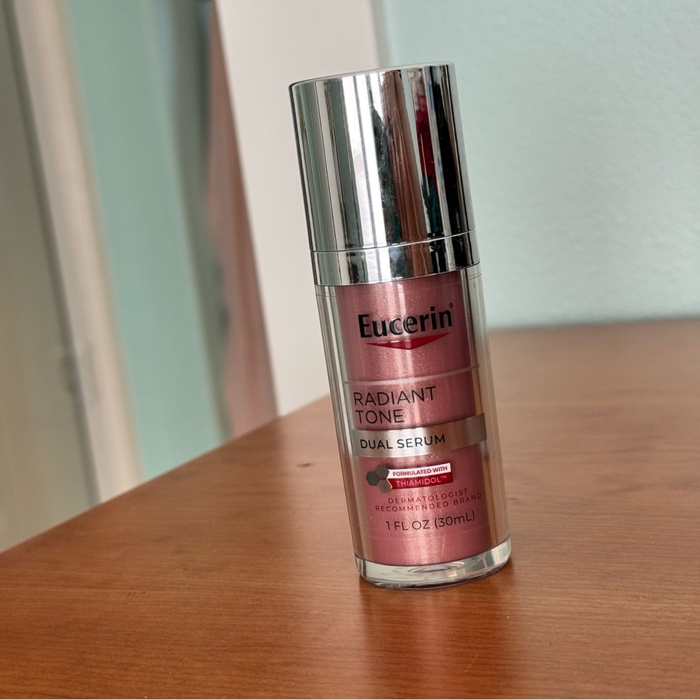 Eucerin Radiant Tone Dual Serum - Silver and Pink